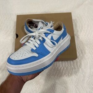Nike Women's Blue and White Sneakers